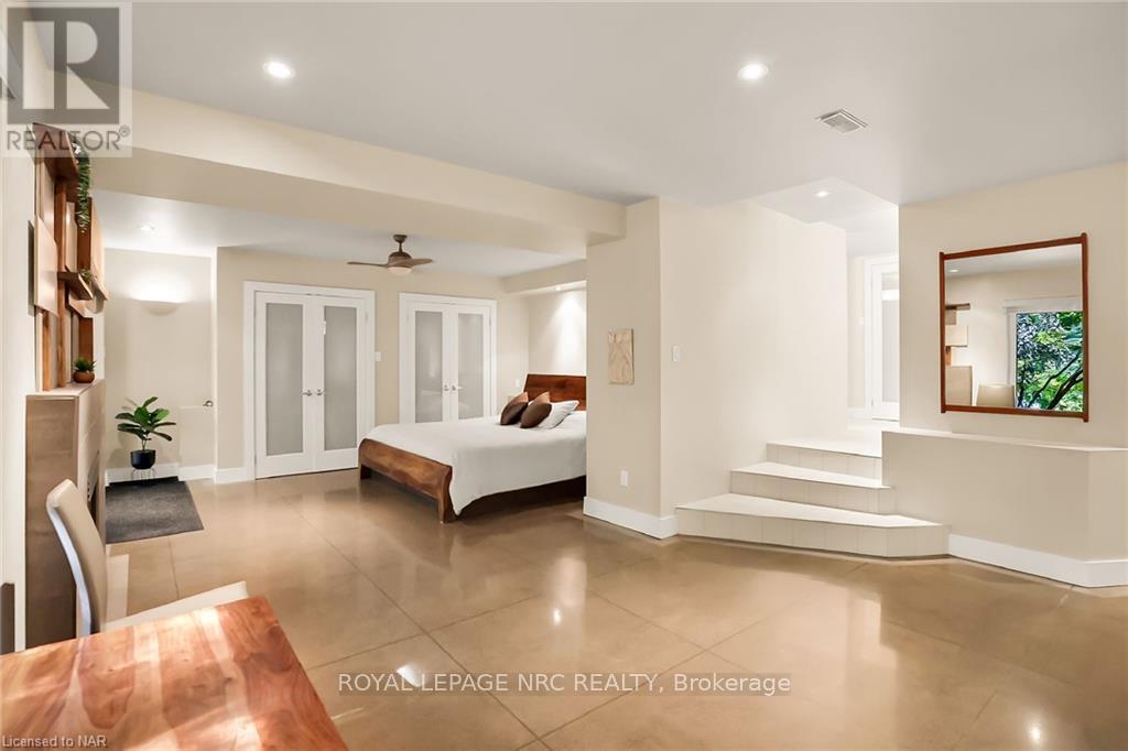 16 SPRING GARDEN BOULEVARD - 30