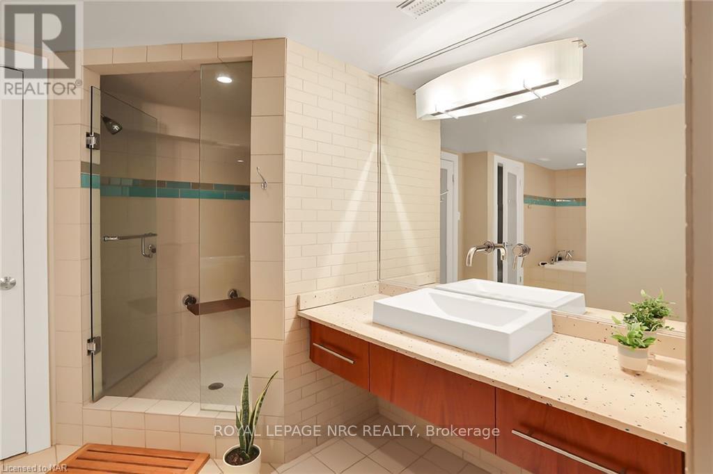 16 SPRING GARDEN BOULEVARD - 33