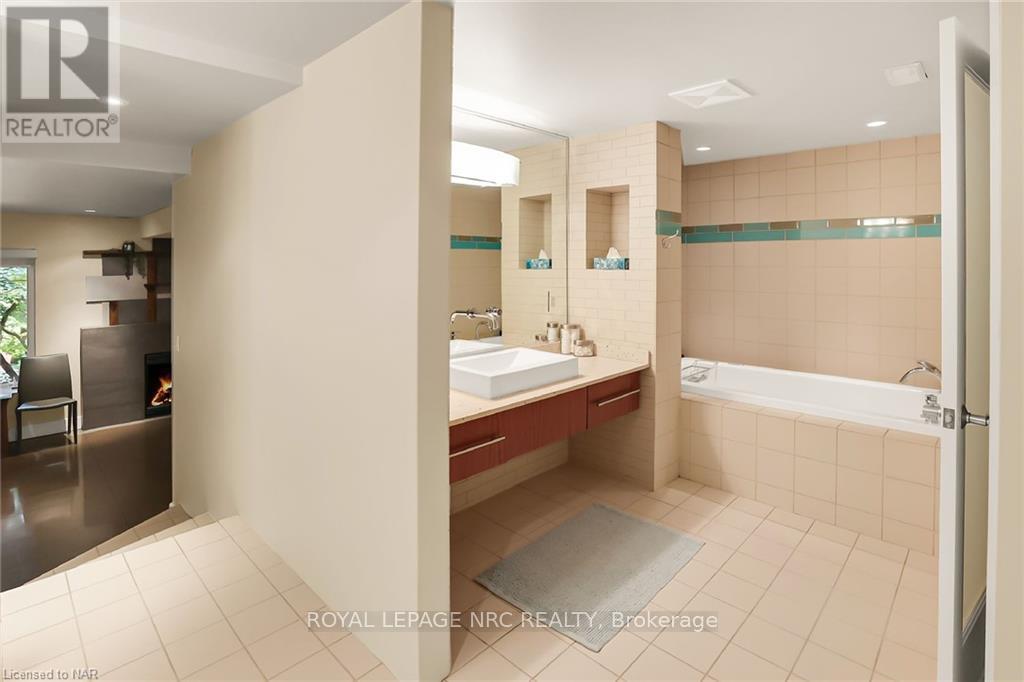 16 SPRING GARDEN BOULEVARD - 34