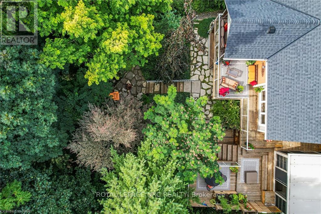 16 SPRING GARDEN BOULEVARD - 36