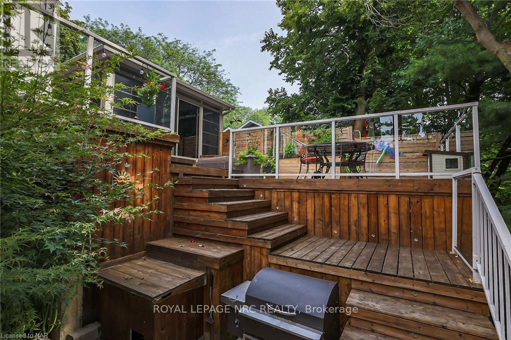16 SPRING GARDEN BOULEVARD - 40