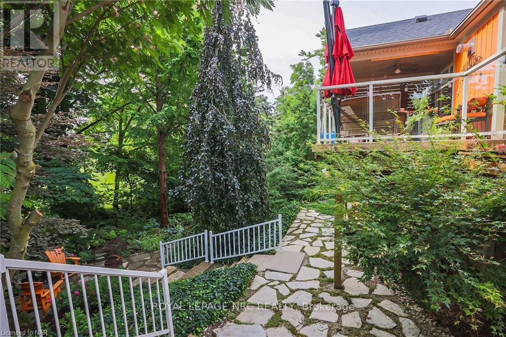 16 SPRING GARDEN BOULEVARD - 43
