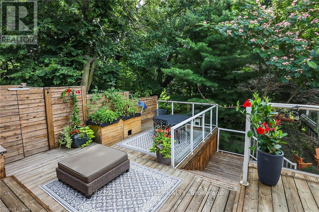 16 SPRING GARDEN BOULEVARD - 45