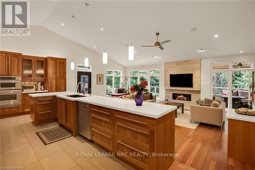 16 SPRING GARDEN BOULEVARD - 7