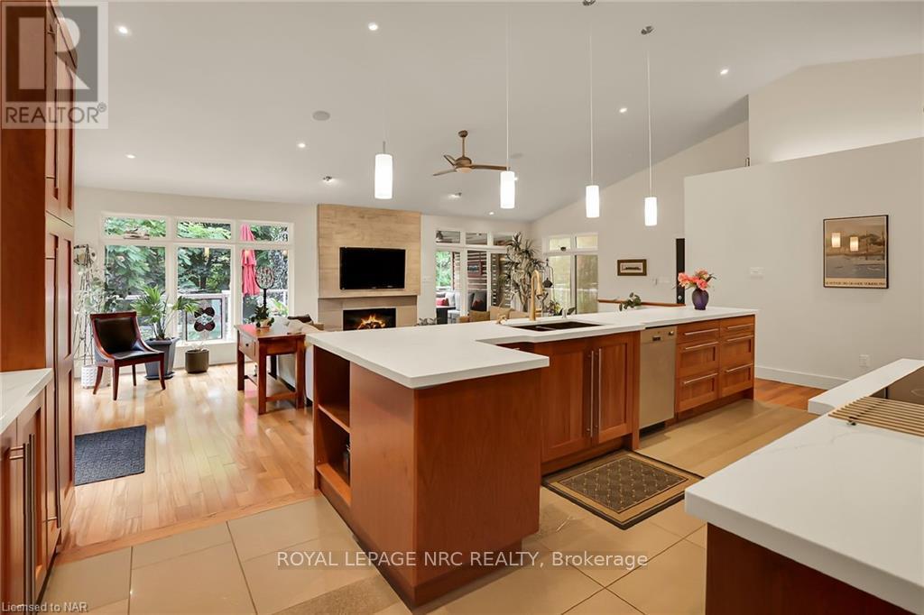 16 SPRING GARDEN BOULEVARD - 8