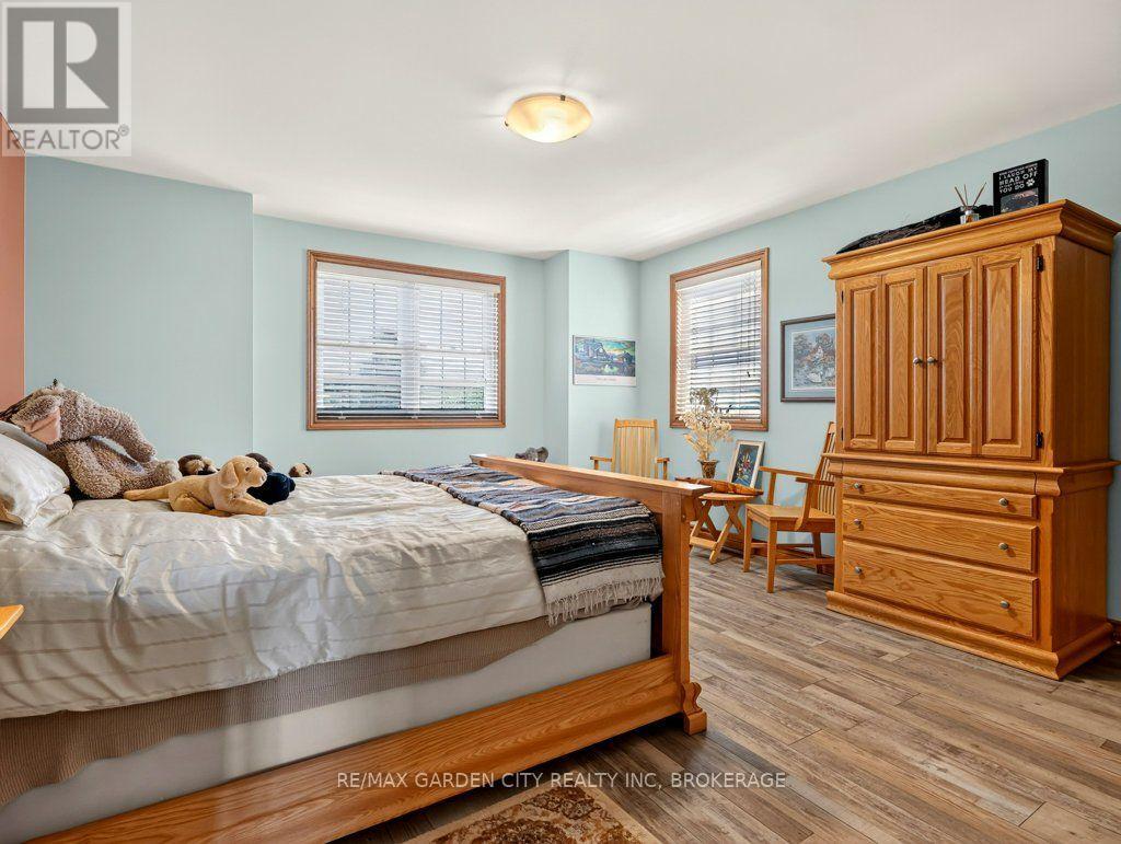3297 TALLMAN DRIVE - 32