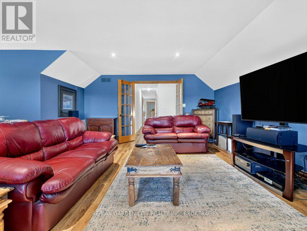 3297 TALLMAN DRIVE - 35