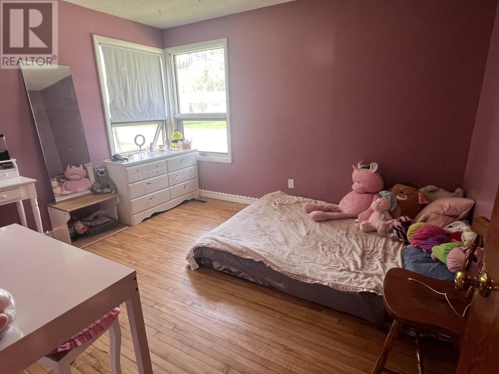 101 Pine CRES - 12