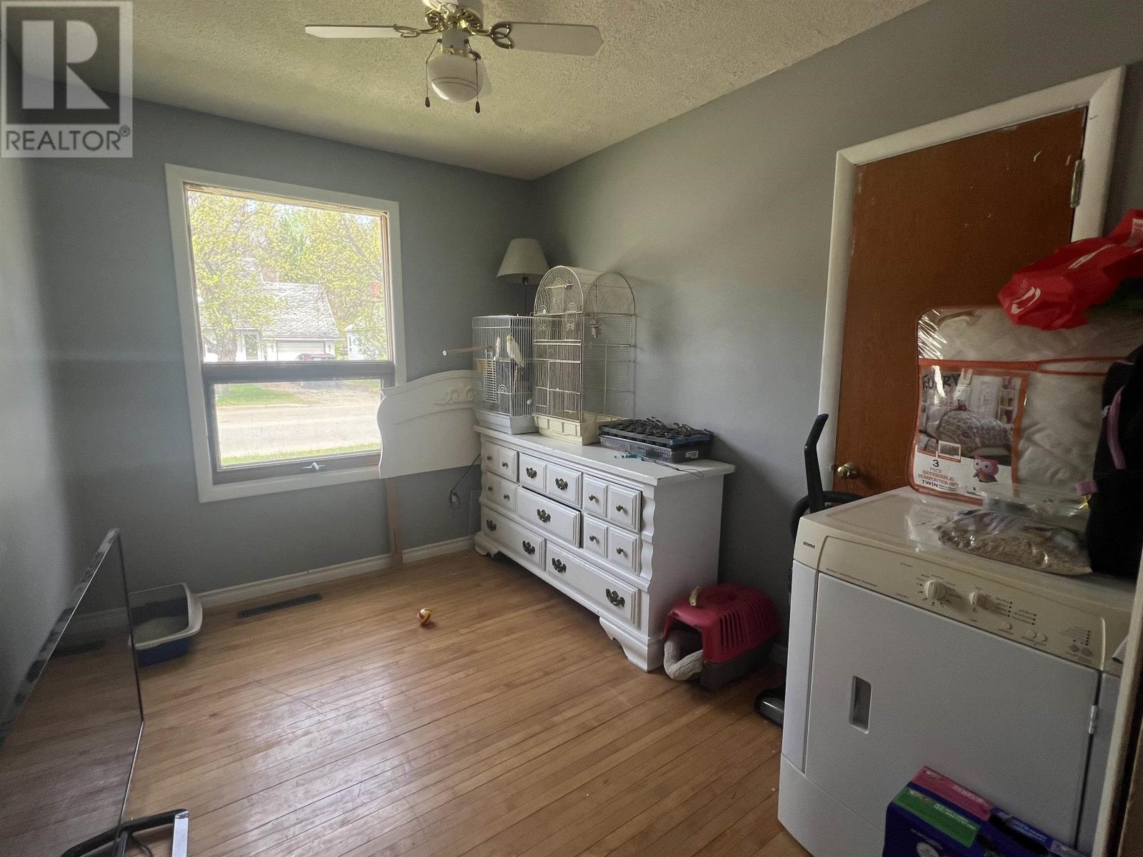 101 Pine CRES - 13