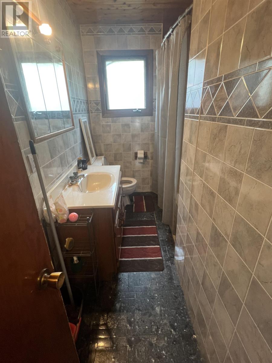 101 Pine CRES - 14