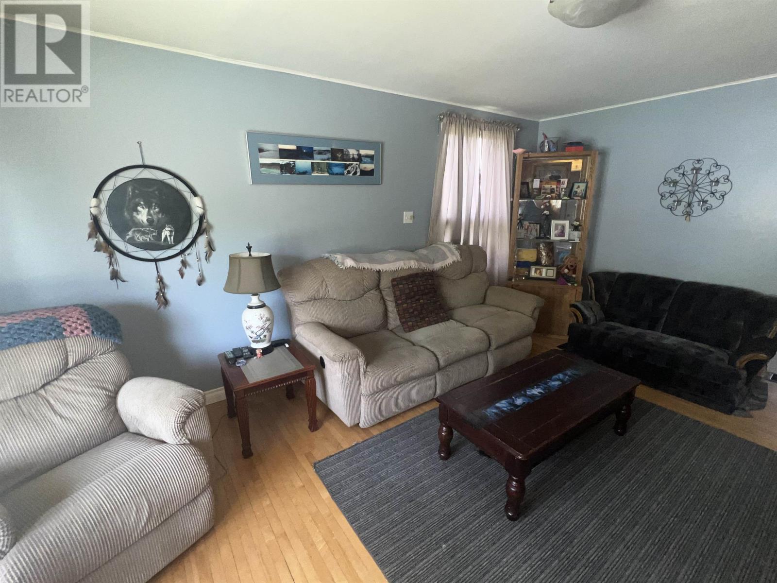 101 Pine CRES - 5