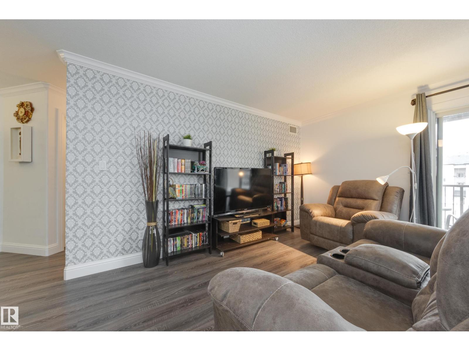 #307 13005 140 AV NW - 17