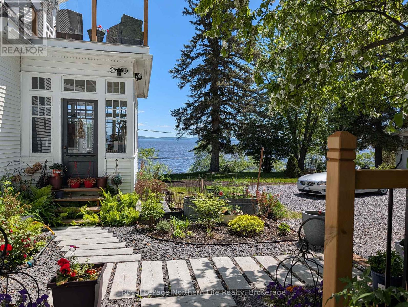 758 LAKE SHORE ROAD - 11