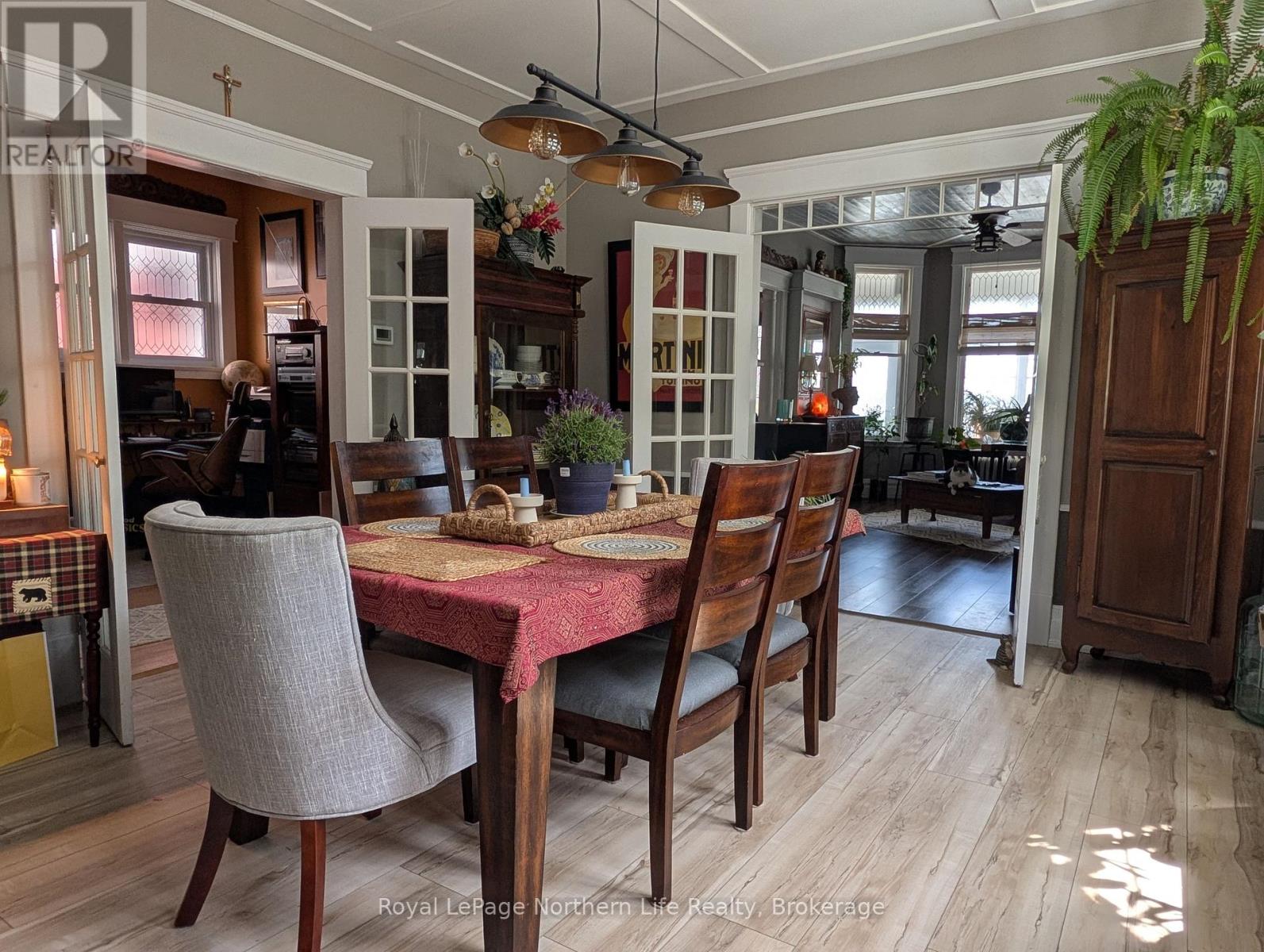 758 LAKE SHORE ROAD - 17