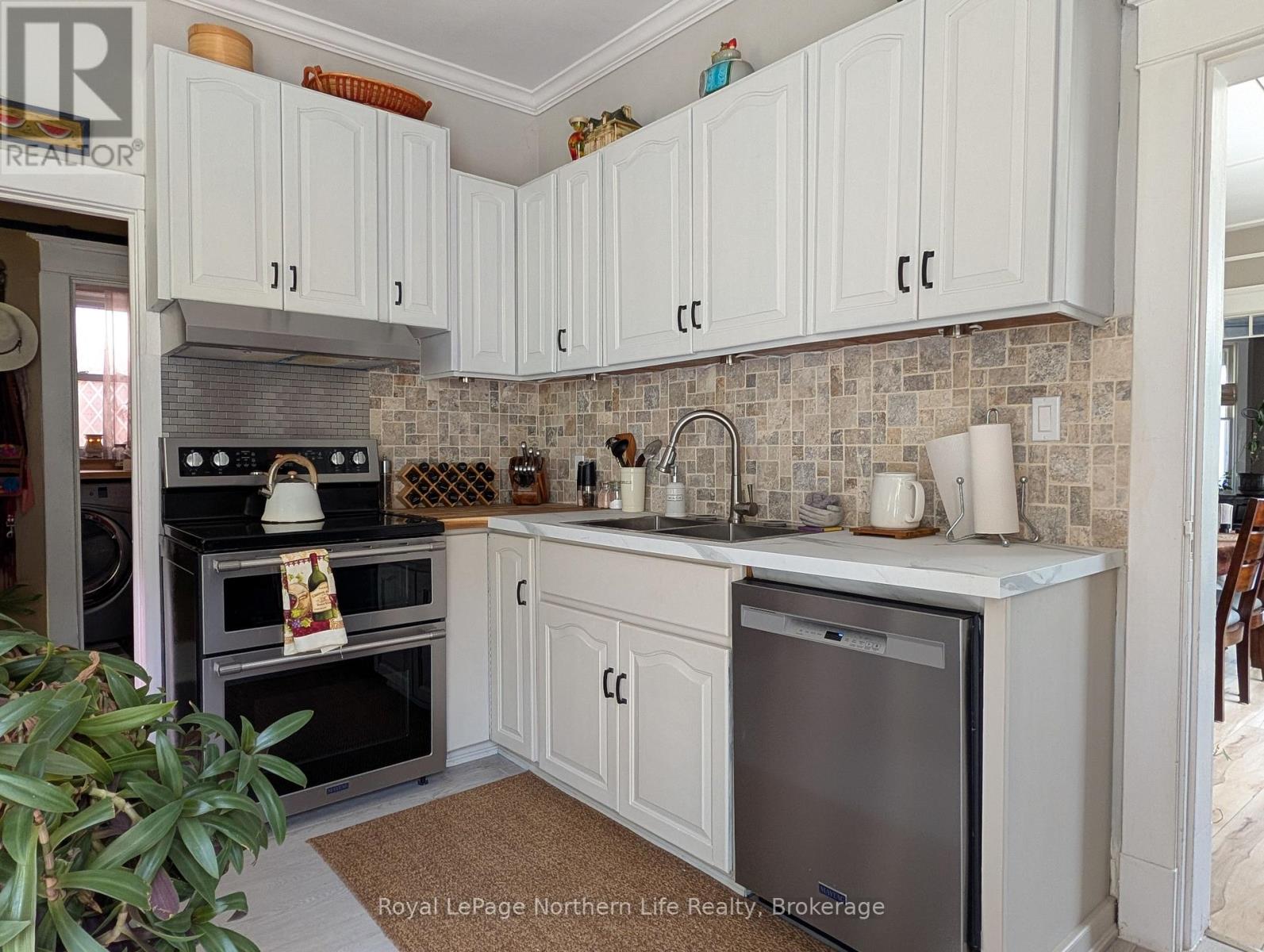 758 LAKE SHORE ROAD - 19
