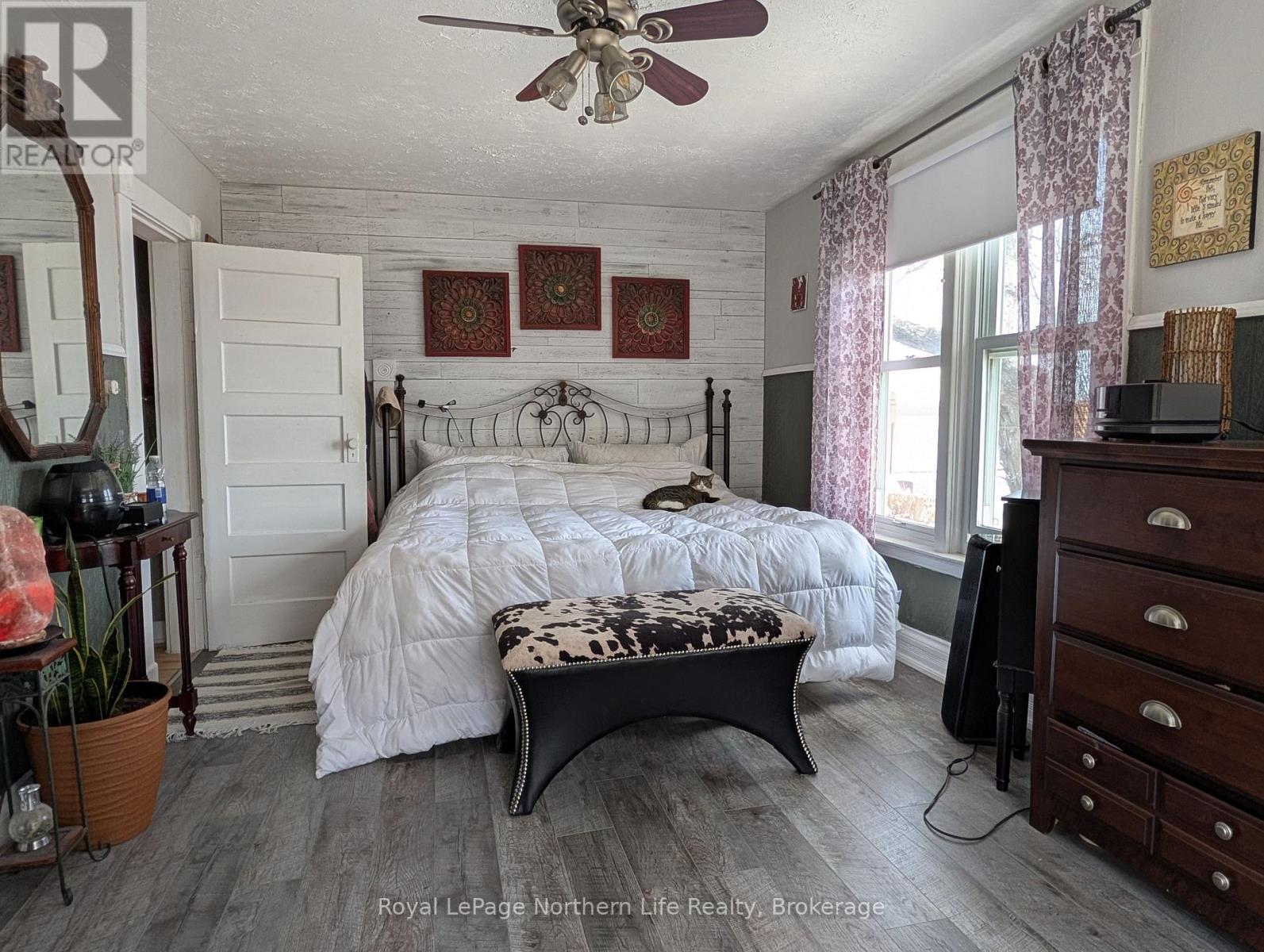 758 LAKE SHORE ROAD - 27