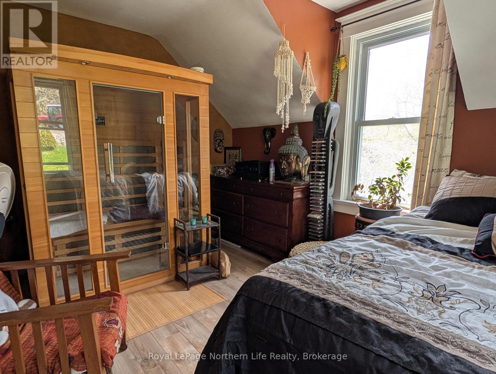 758 LAKE SHORE ROAD - 33