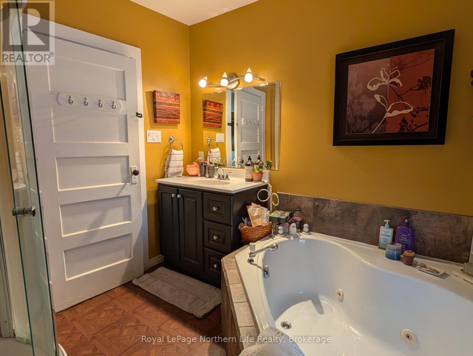 758 LAKE SHORE ROAD - 35