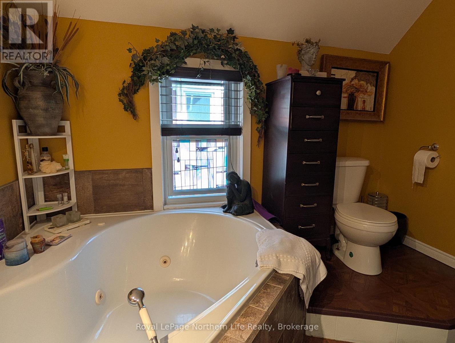 758 LAKE SHORE ROAD - 37