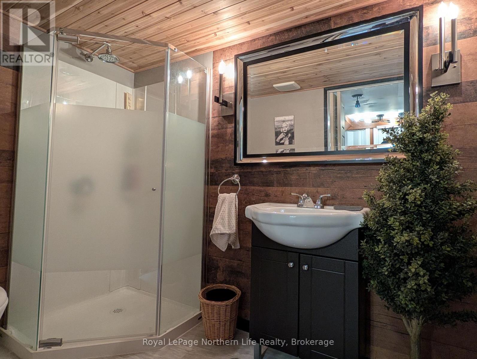 758 LAKE SHORE ROAD - 43