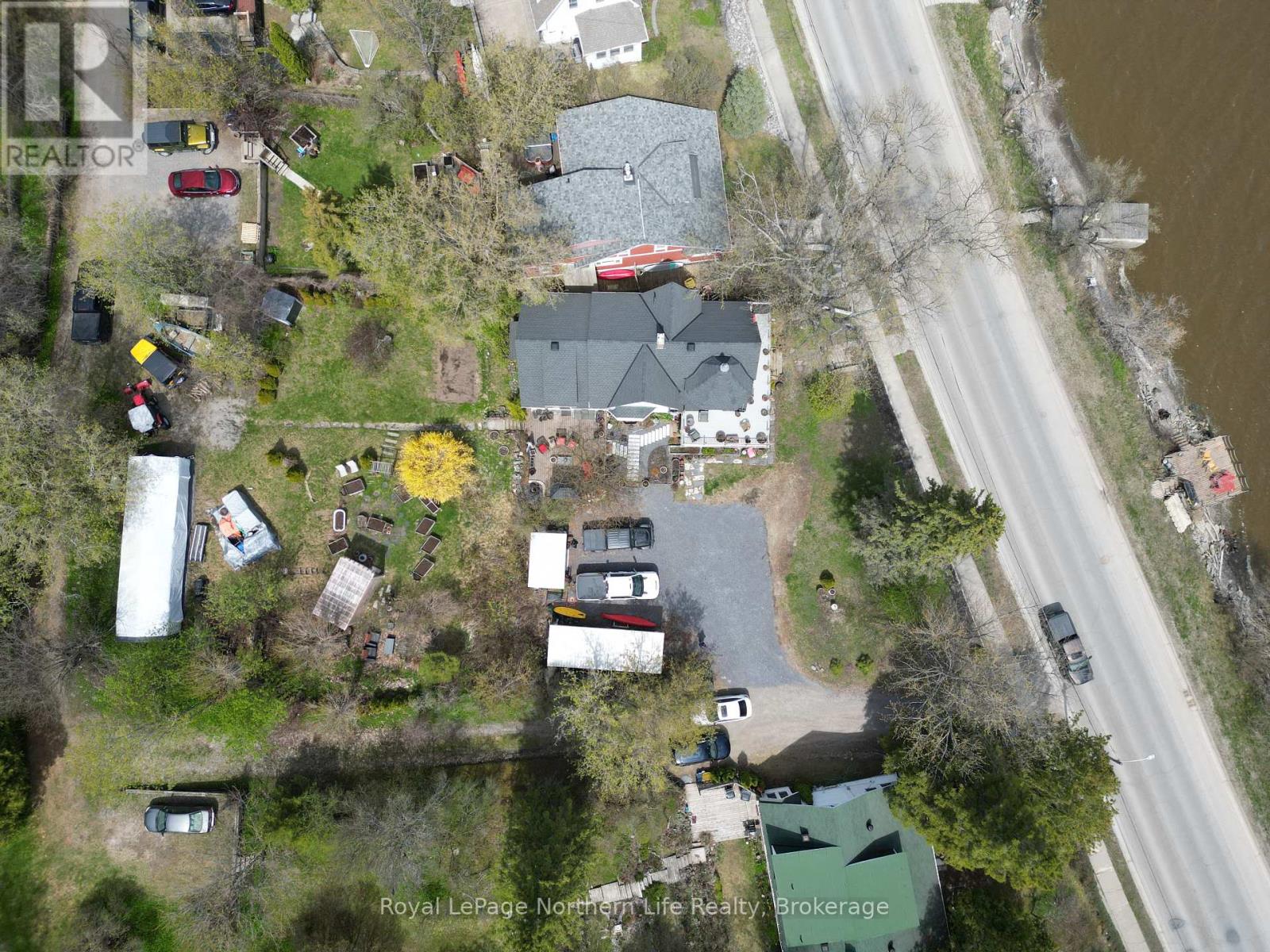758 LAKE SHORE ROAD - 44