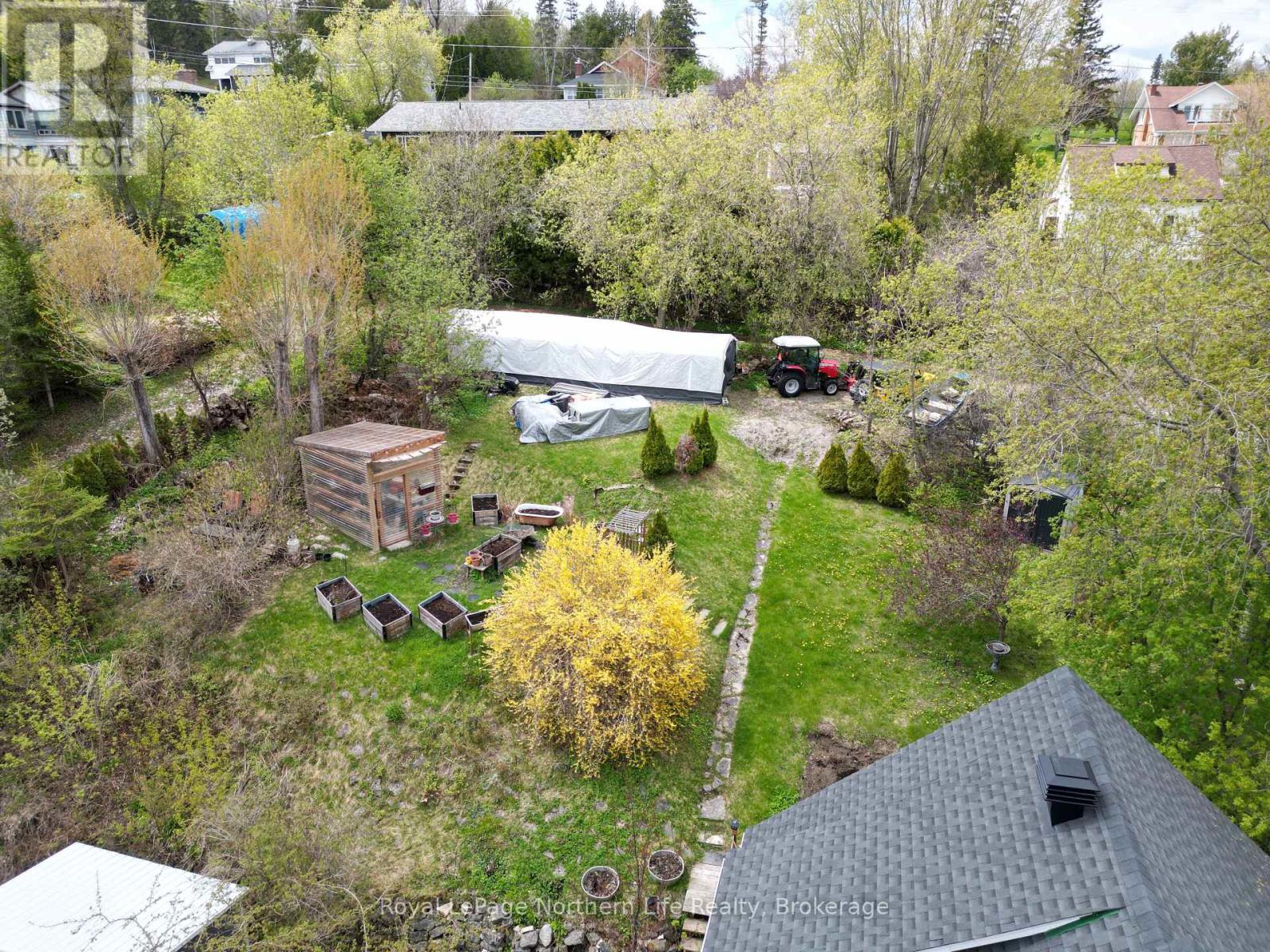 758 LAKE SHORE ROAD - 45