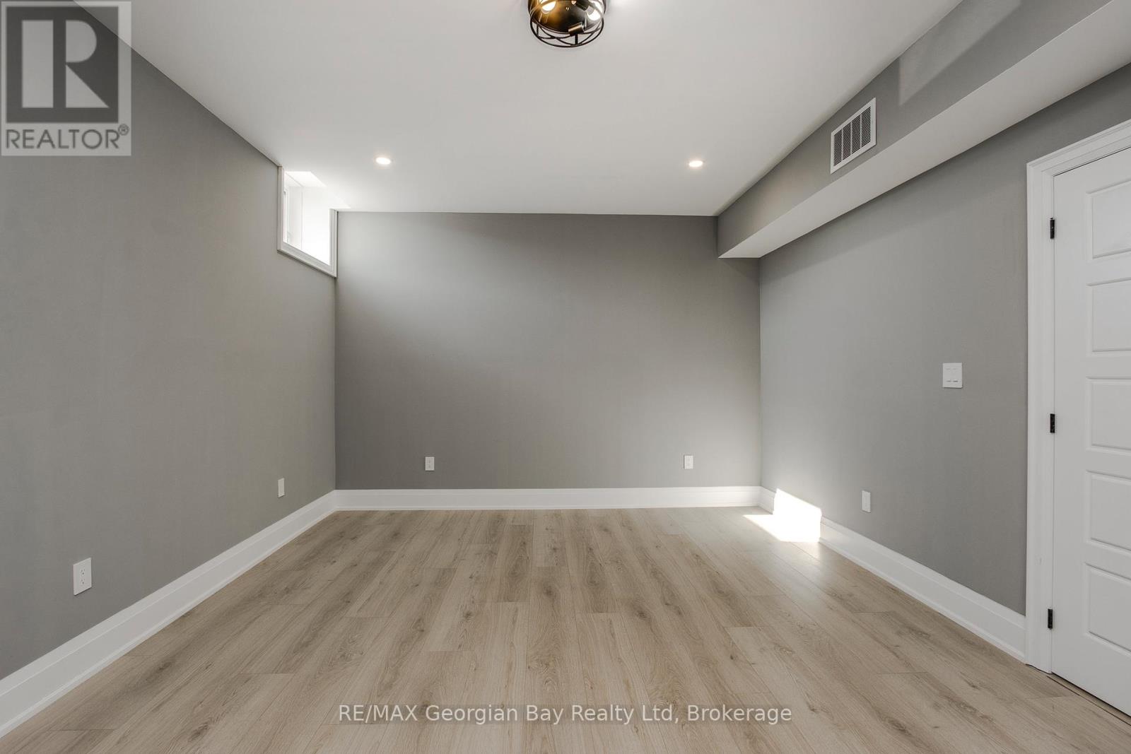 6 CALDWELL DRIVE - 31
