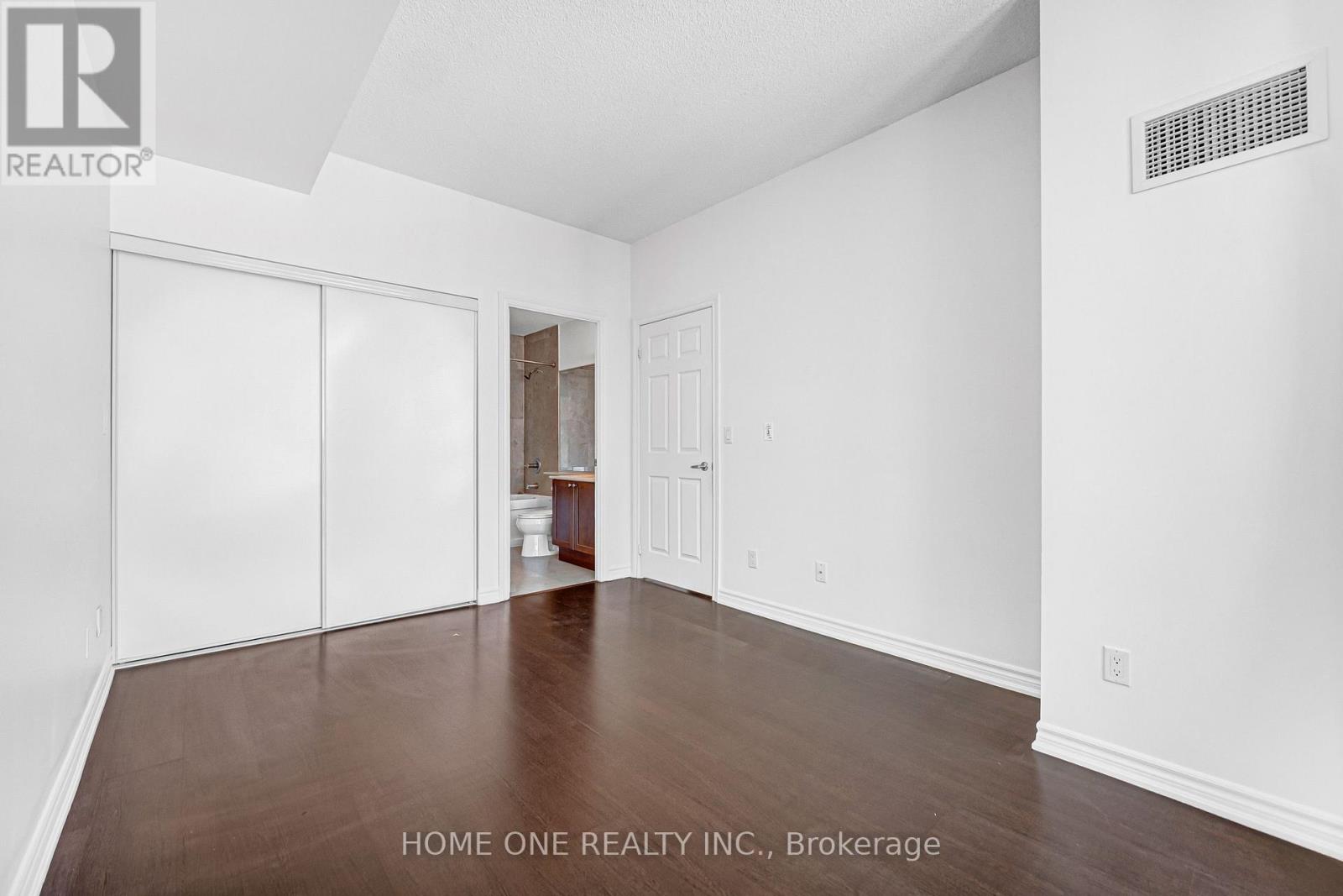 #2604 761 BAY STREET - 28