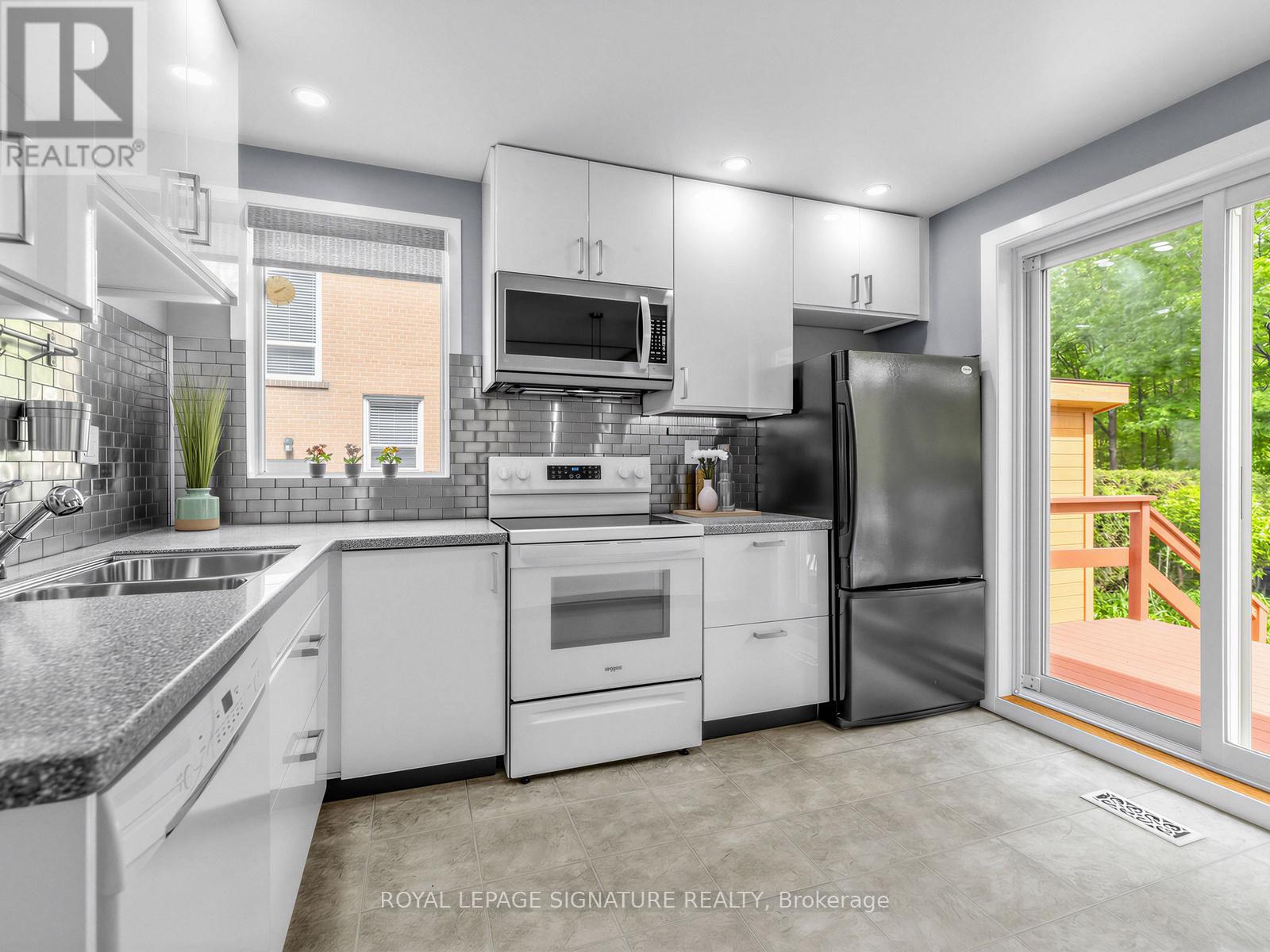 46 PLATEAU CRESCENT - 16