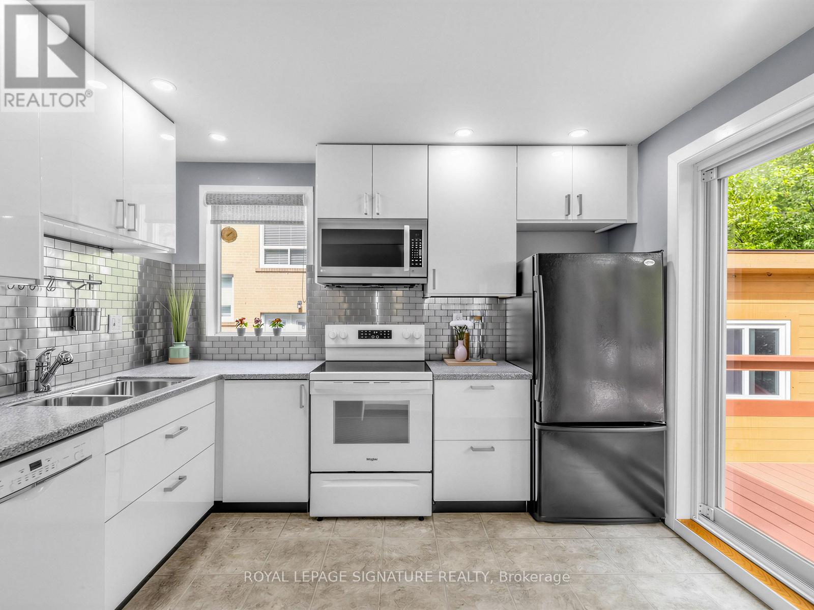 46 PLATEAU CRESCENT - 17
