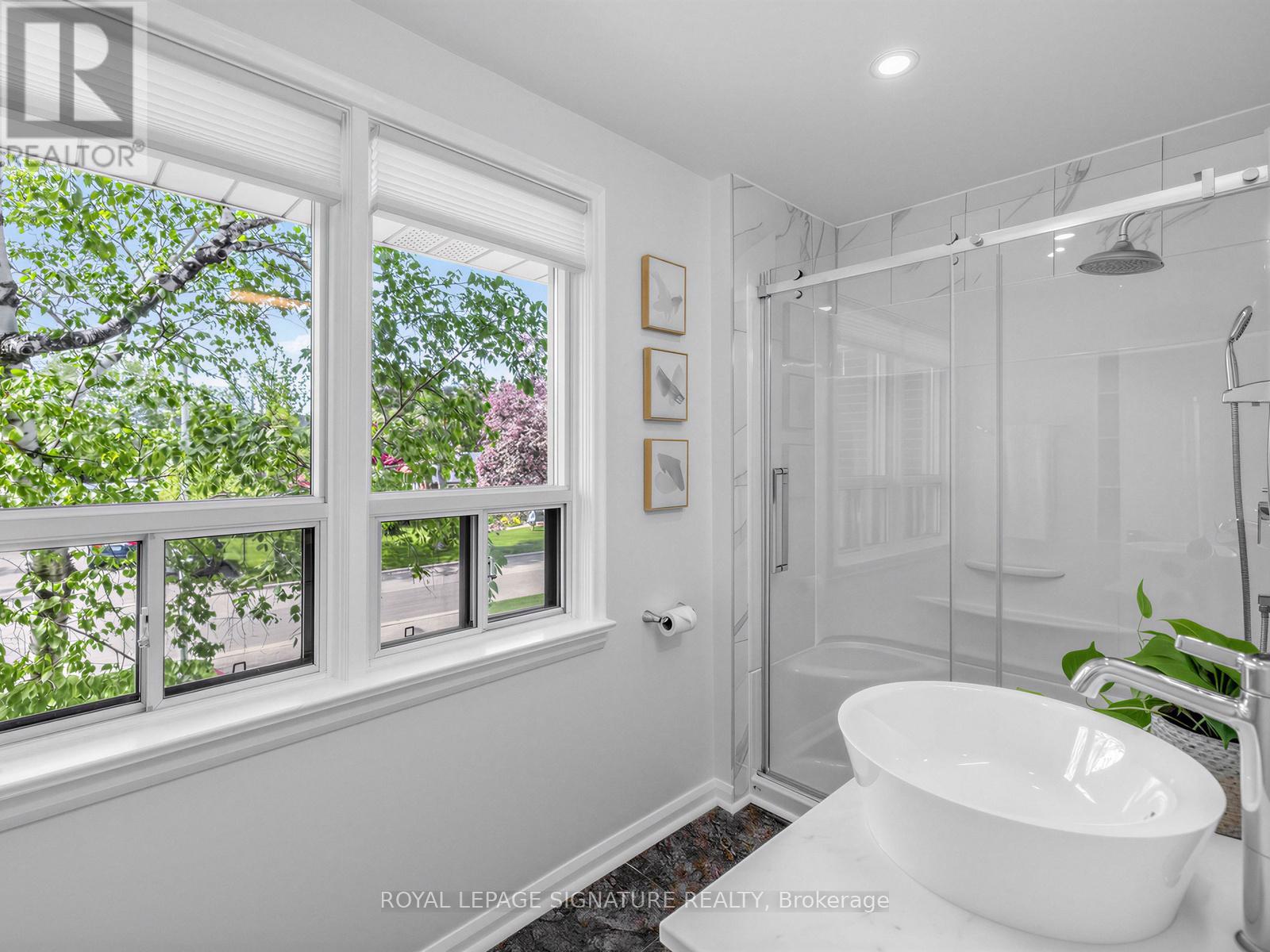 46 PLATEAU CRESCENT - 24