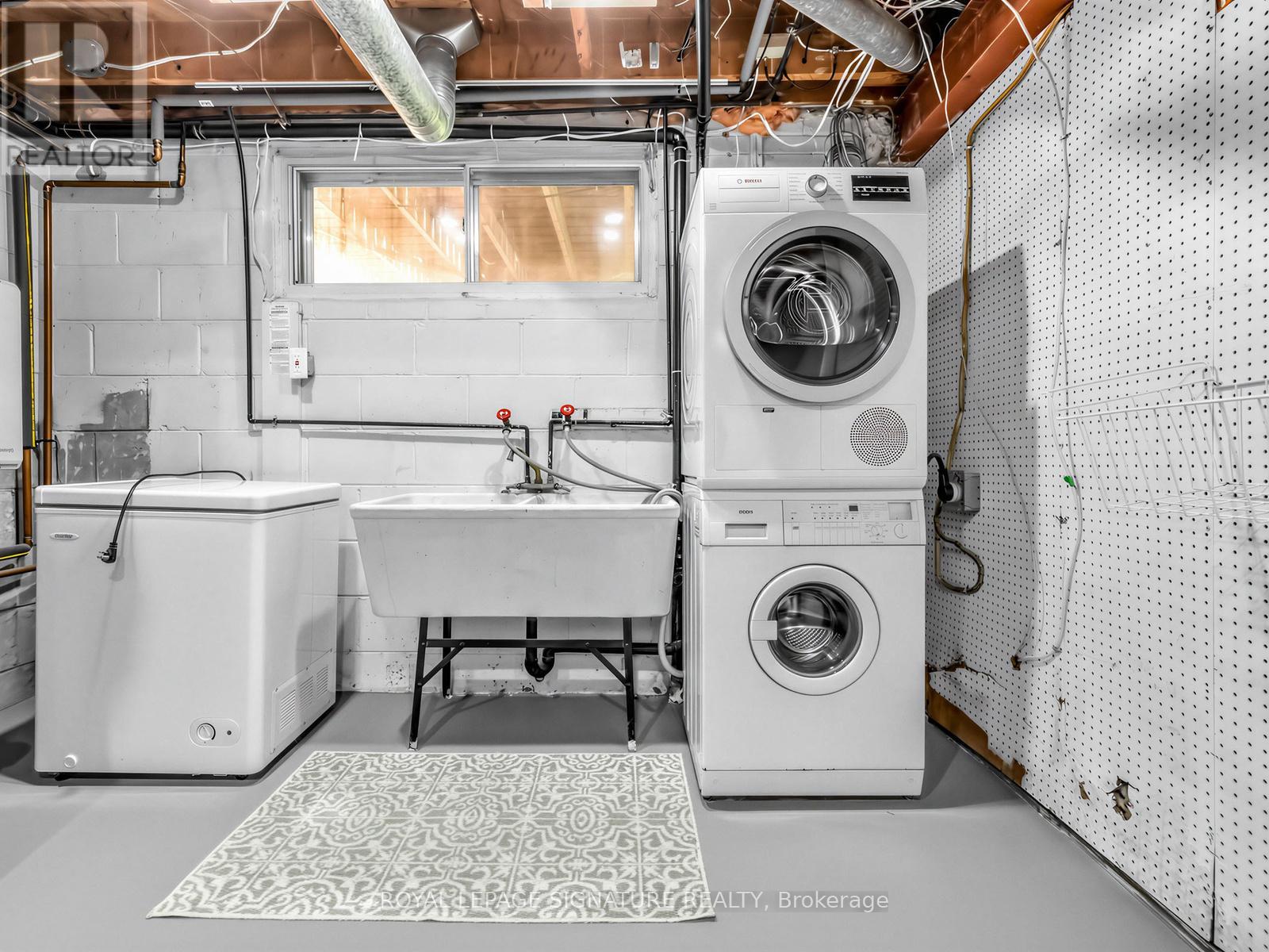 46 PLATEAU CRESCENT - 25