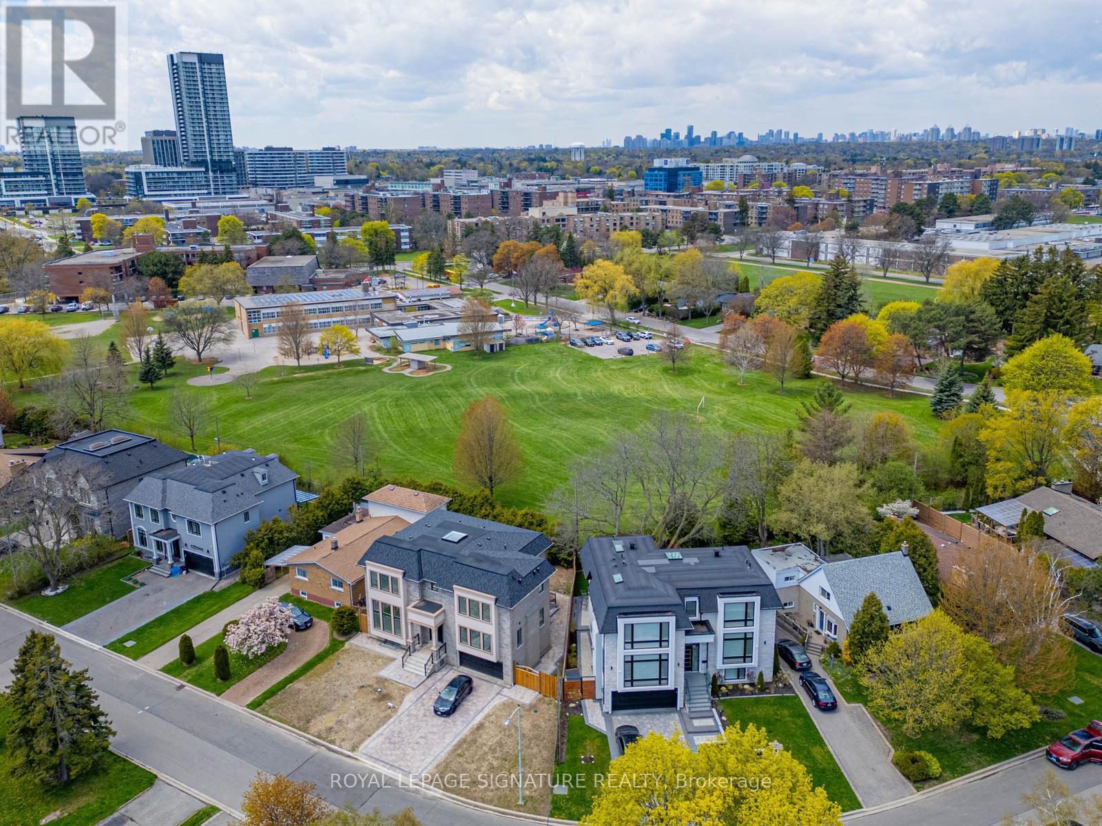 46 PLATEAU CRESCENT - 43