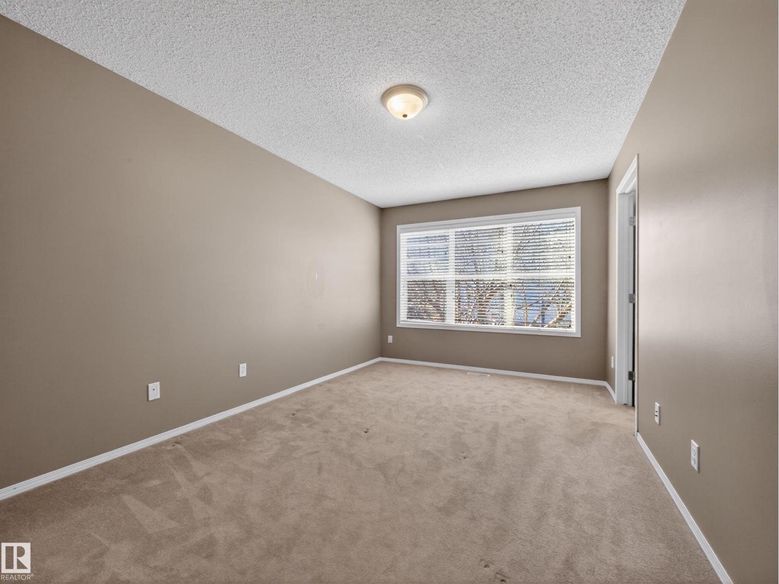 7912 10 AV SW - 18