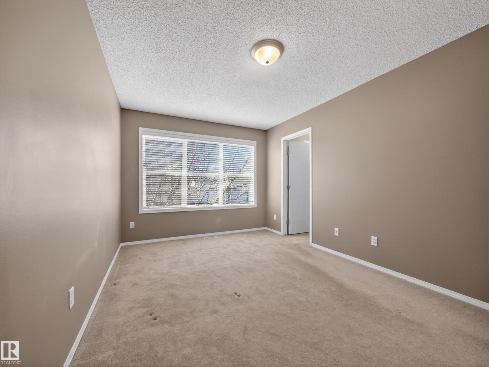 7912 10 AV SW - 19