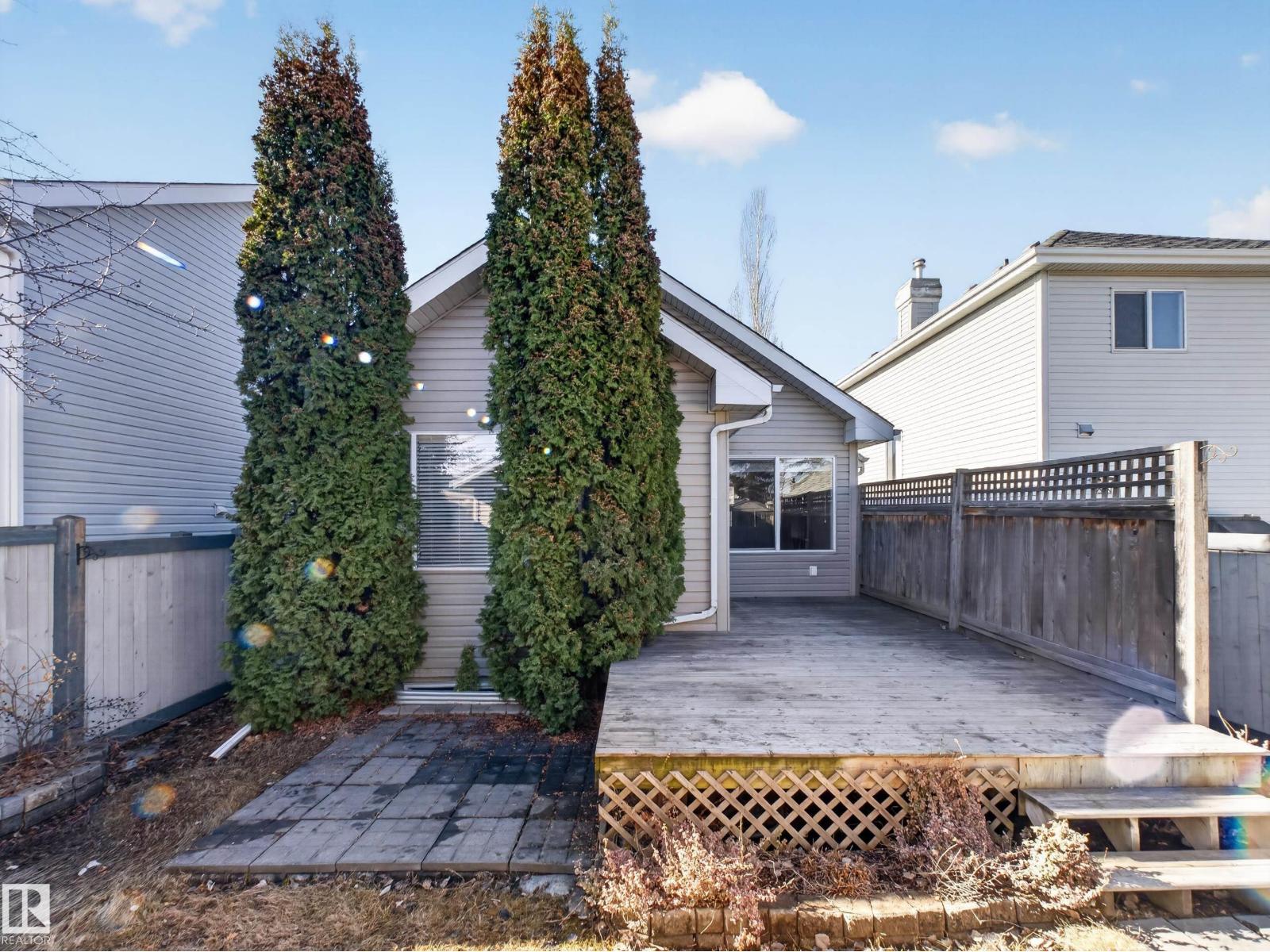 7912 10 AV SW - 25