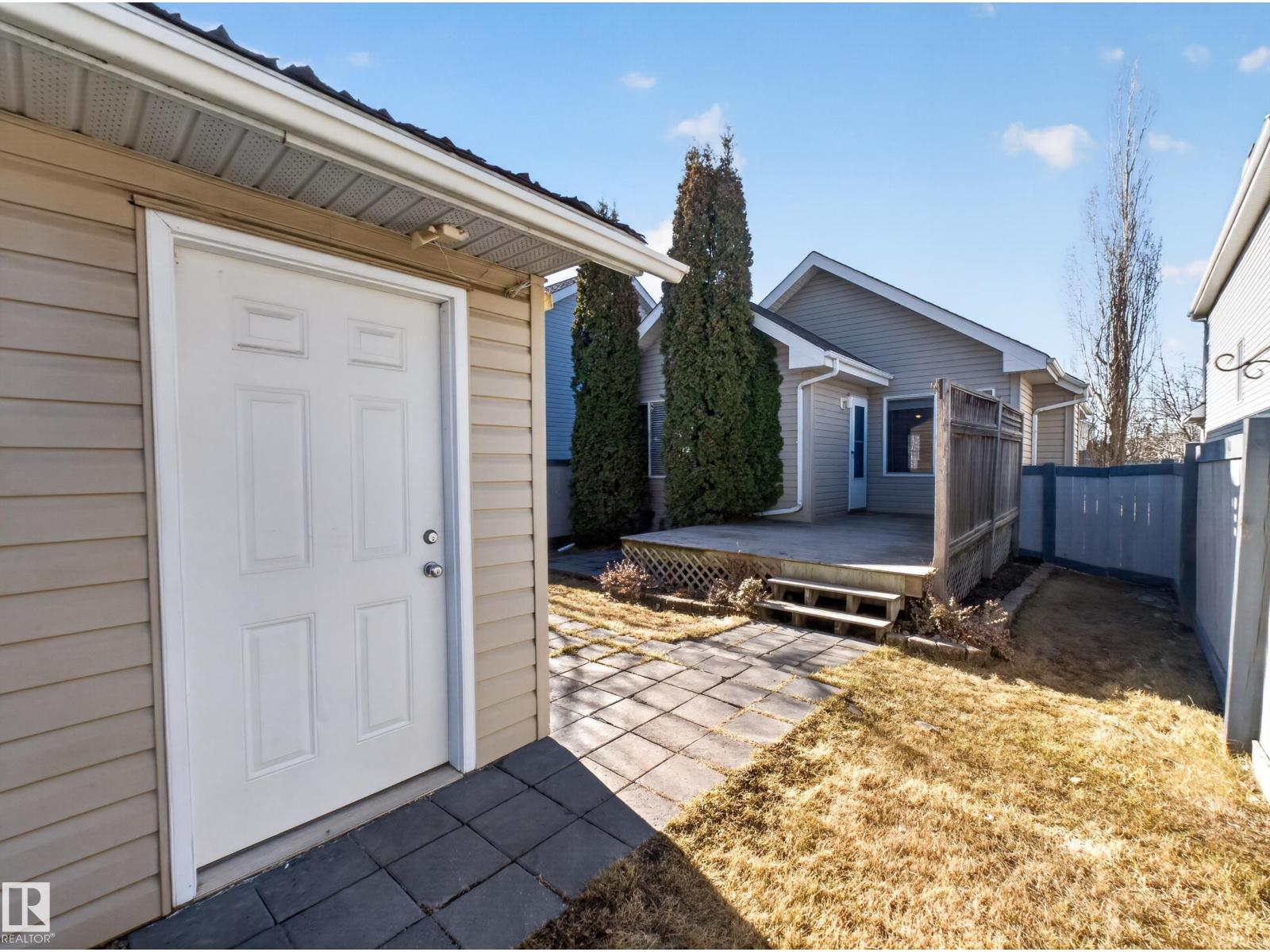 7912 10 AV SW - 28