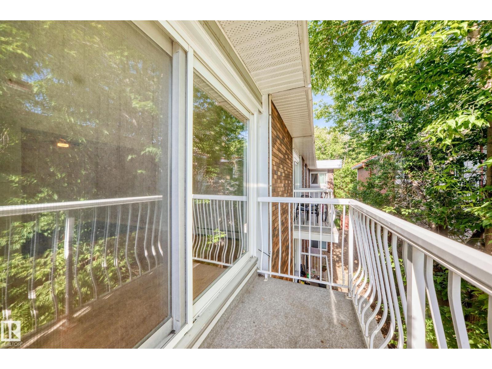 #305 10225 117 ST NW - 14