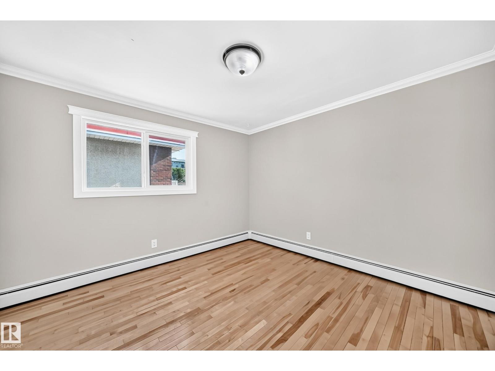 #305 10225 117 ST NW - 17