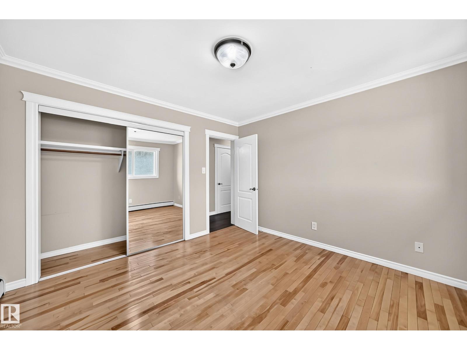 #305 10225 117 ST NW - 19