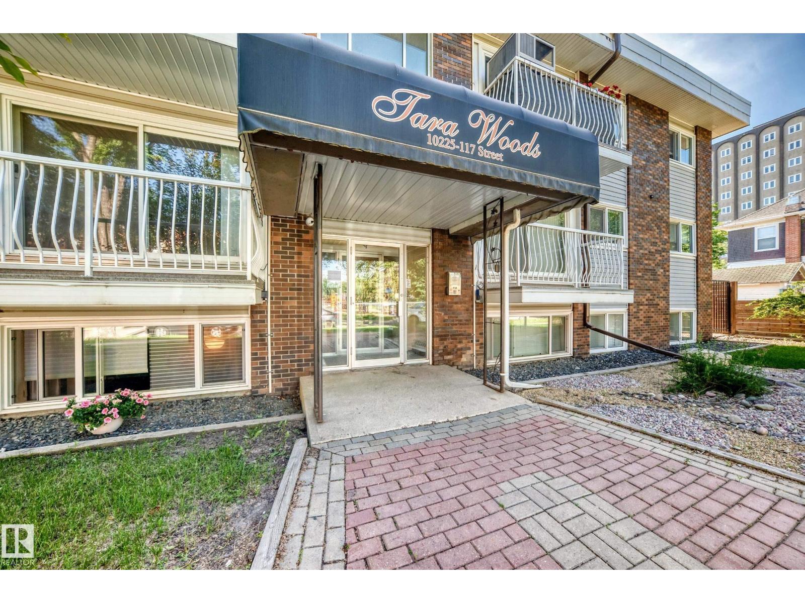 #305 10225 117 ST NW - 33