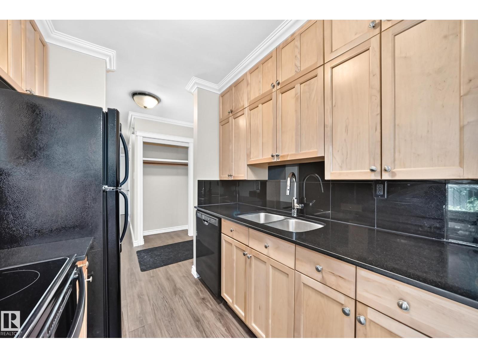 #305 10225 117 ST NW - 7