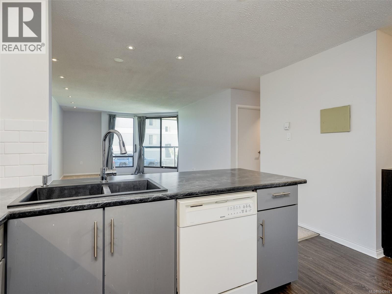 #213 1745 Leighton Rd - 9