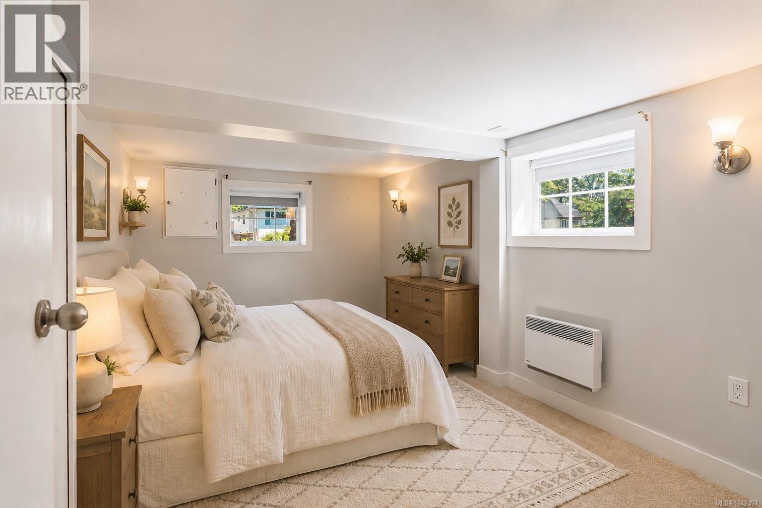 1283 Holloway St, Saanich