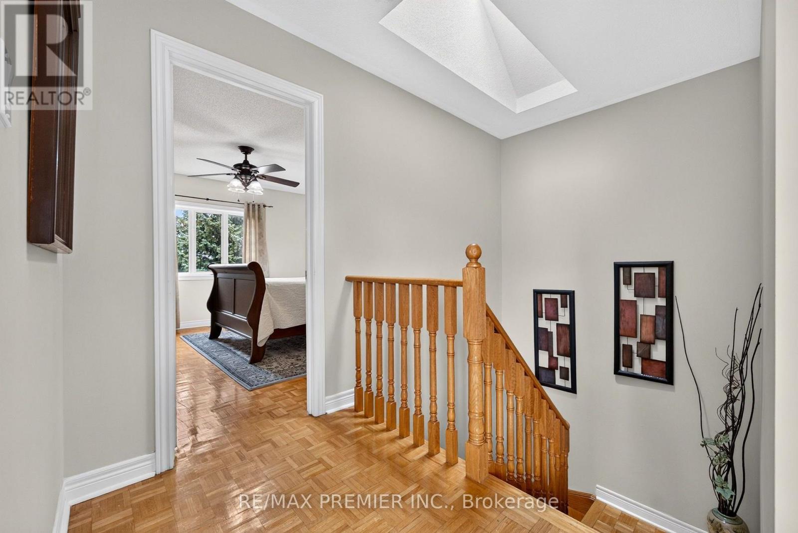 83 ROYAL RIDGE CRESCENT - 16