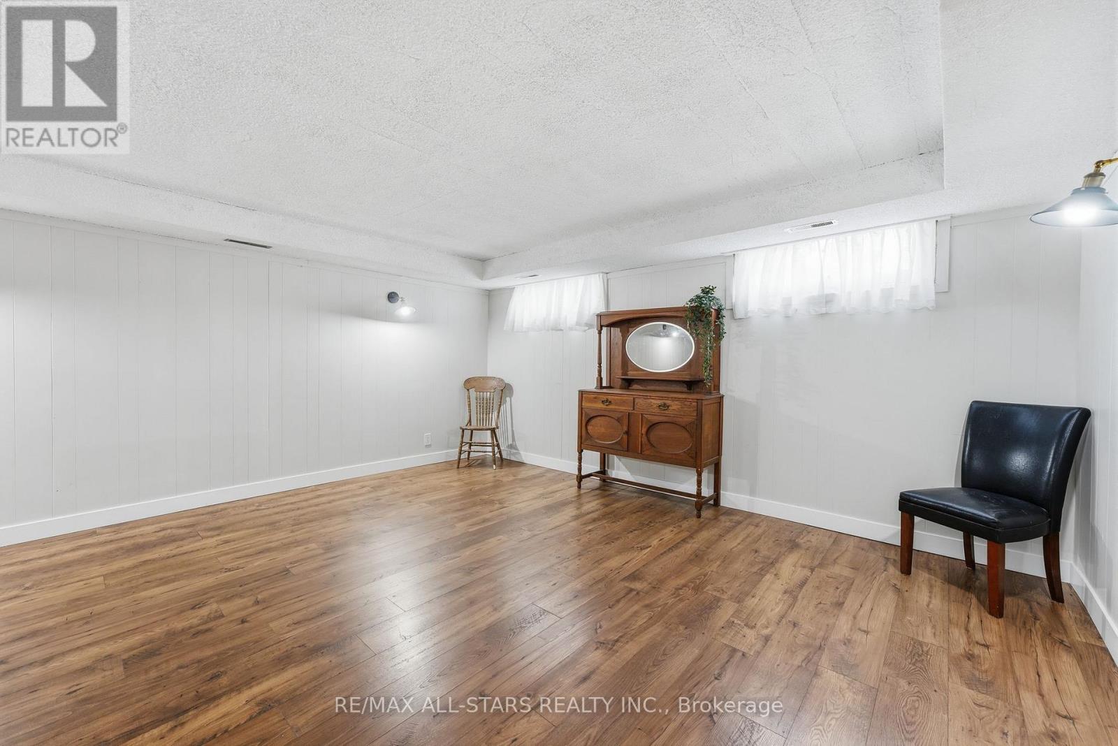 463 RIVERDALE ROAD - Image 28