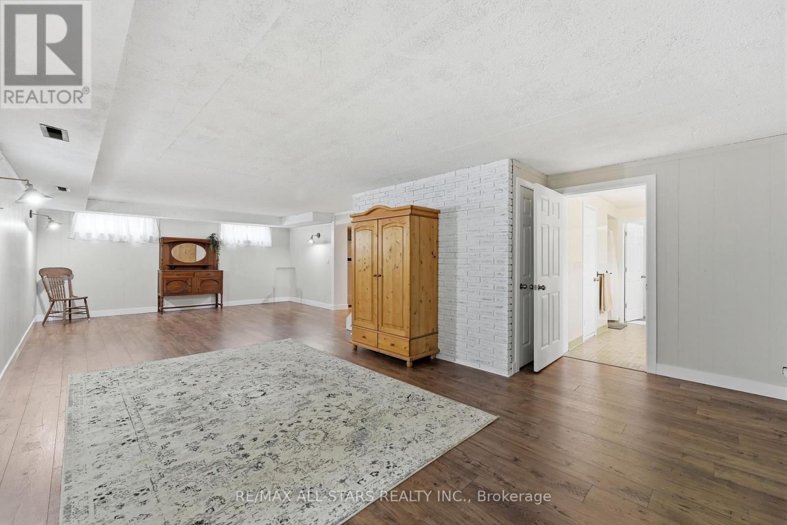 463 RIVERDALE ROAD - 29