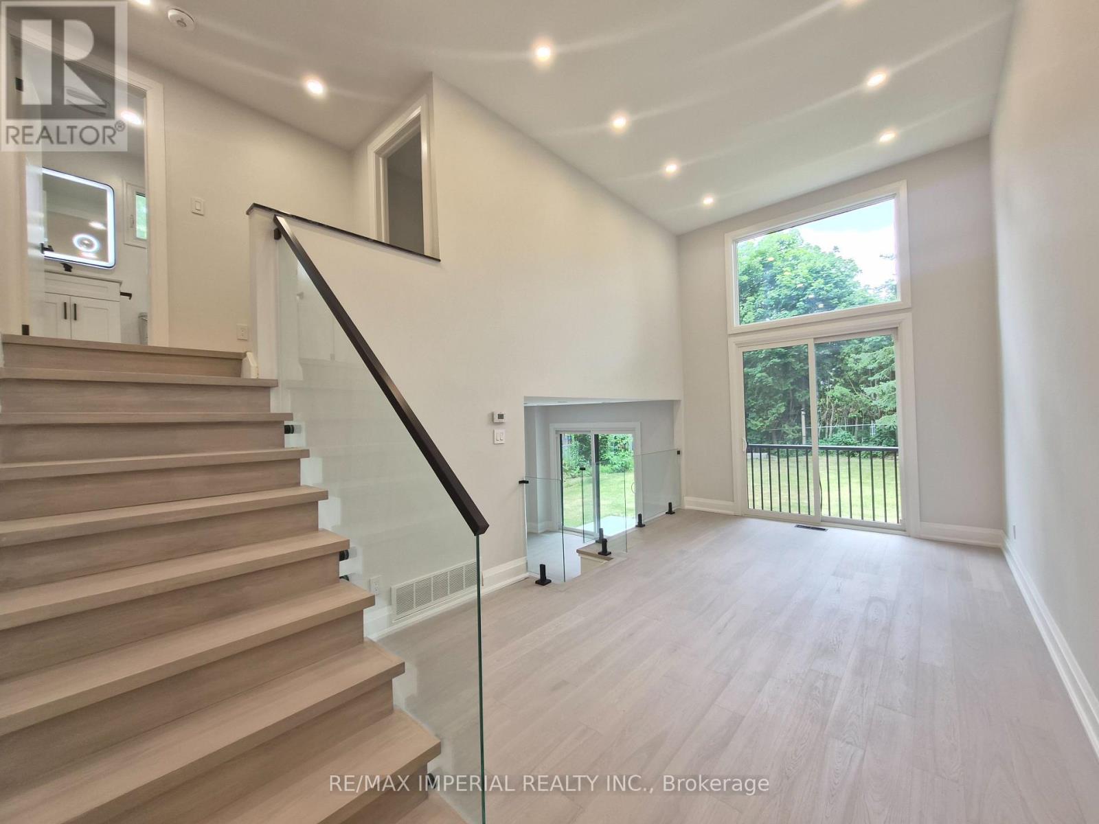 191 AVENUE ROAD - 13