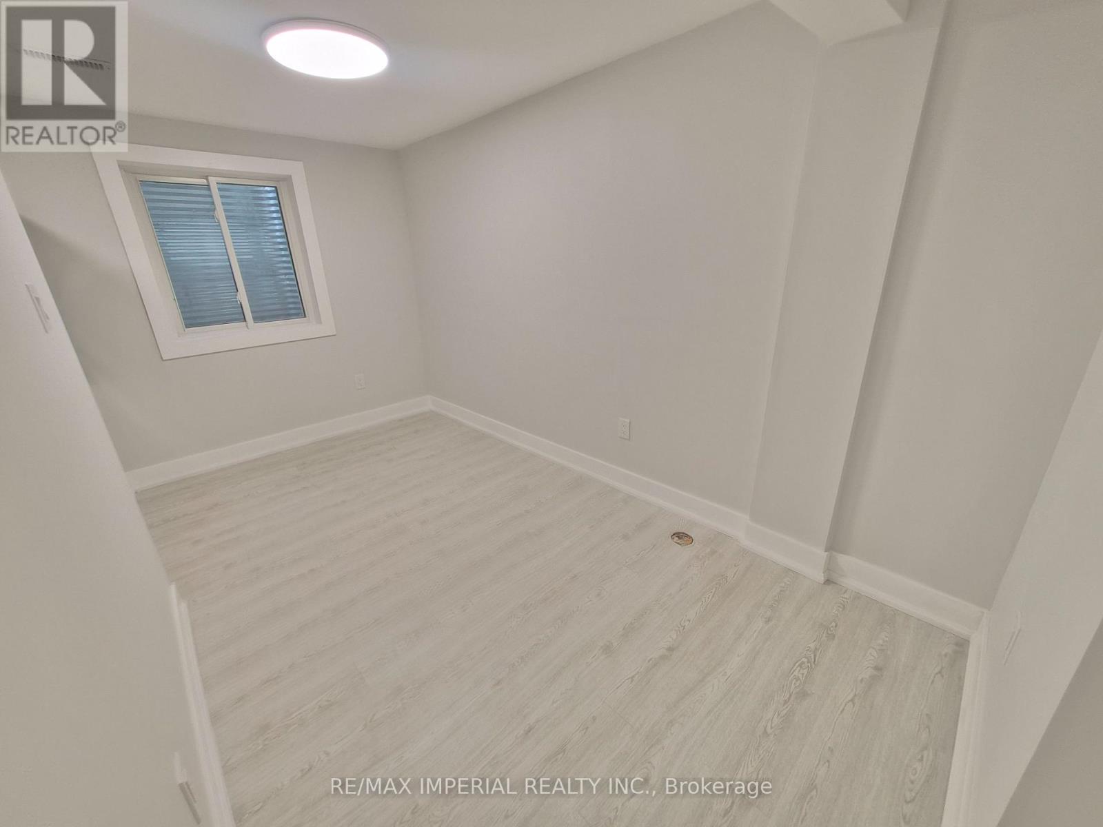 191 AVENUE ROAD - 39