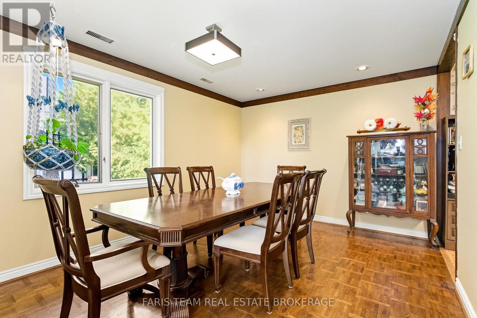 193 GOUETT STREET - 10